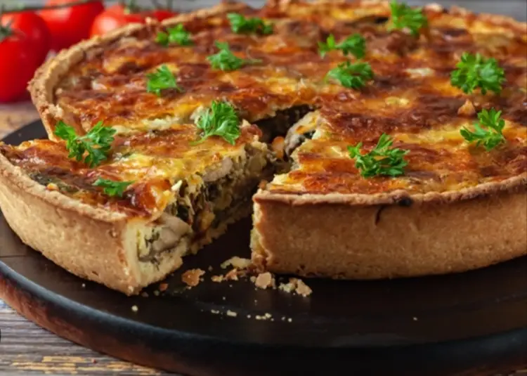 Киш с курицей и грибами 